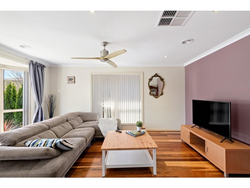 6 Hesba Brinsmead Street, Franklin ACT 2913