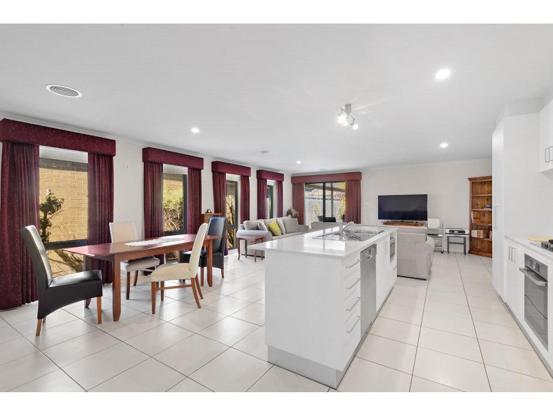 44 Zakharov Avenue, Forde ACT 2914