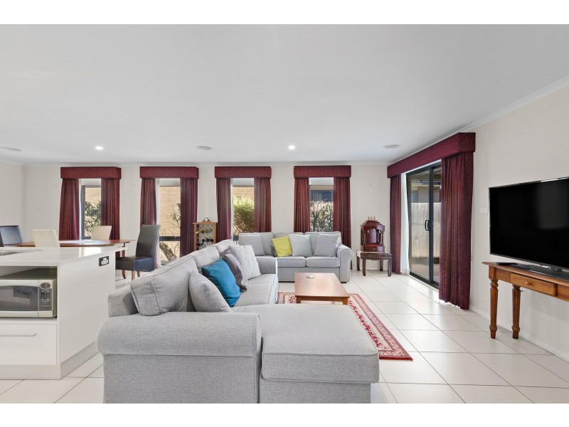 44 Zakharov Avenue, Forde ACT 2914