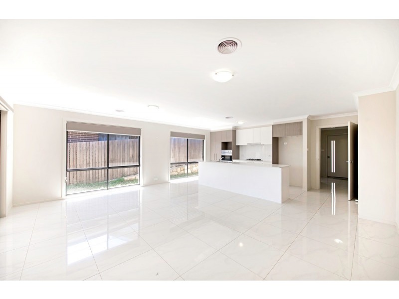 32 Murrjinelle Circuit, Bonner ACT 2914