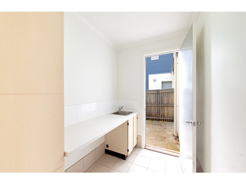 2/30 Tom Nicholas Crescent, Forde ACT 2914