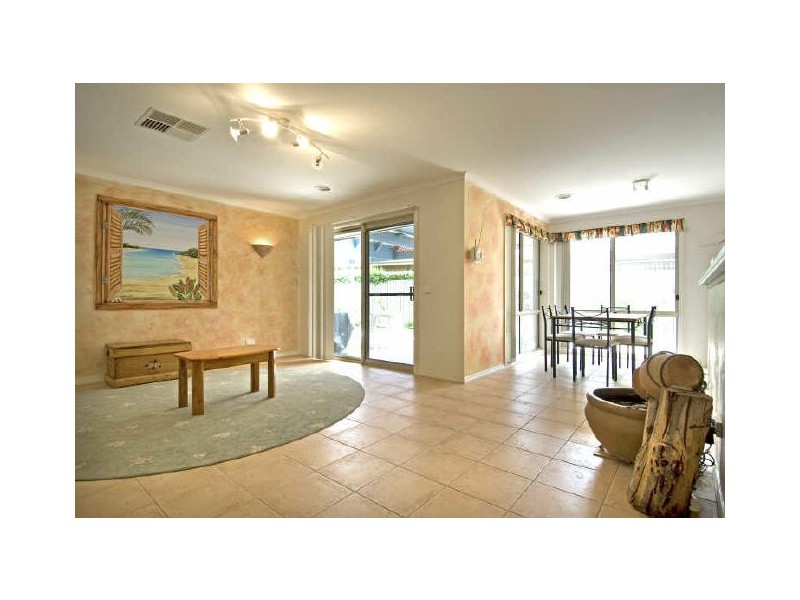 19 May Mills Close, Nicholls ACT 2913