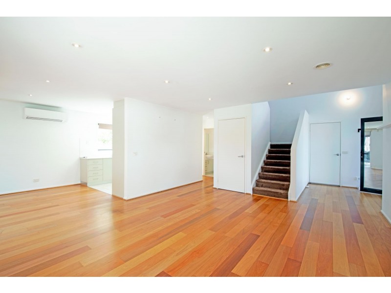 1/12 Winarlia Lane, Gungahlin ACT 2912