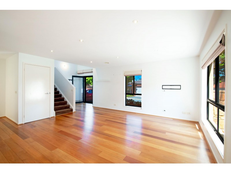 1/12 Winarlia Lane, Gungahlin ACT 2912