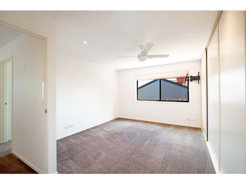 1/12 Winarlia Lane, Gungahlin ACT 2912