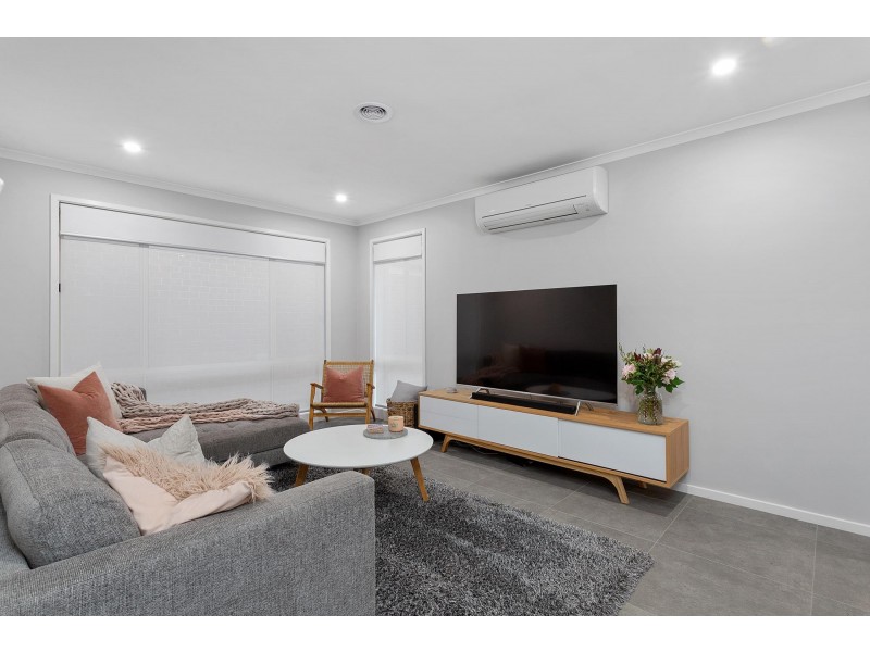 8 Maynard Street, Ngunnawal ACT 2913