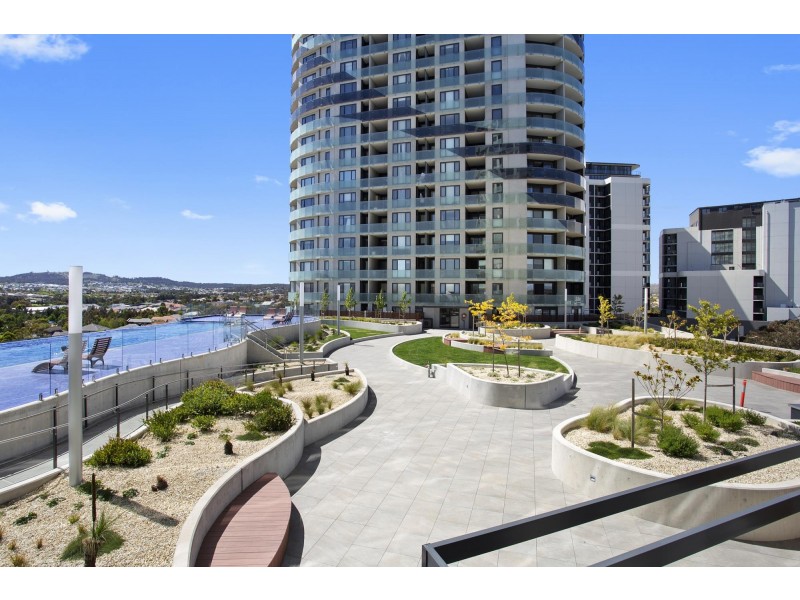 2/1 Anthony Rolfe Avenue, Gungahlin ACT 2912