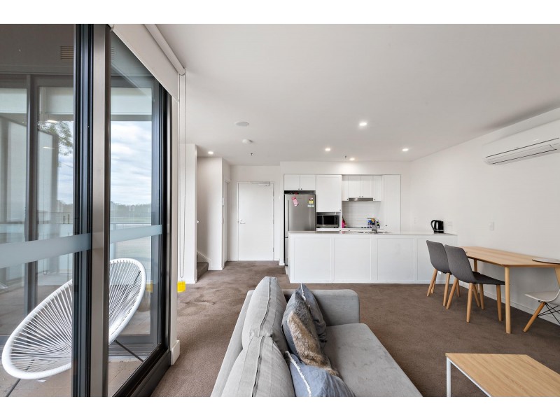2/1 Anthony Rolfe Avenue, Gungahlin ACT 2912