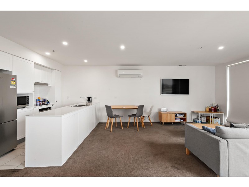 2/1 Anthony Rolfe Avenue, Gungahlin ACT 2912