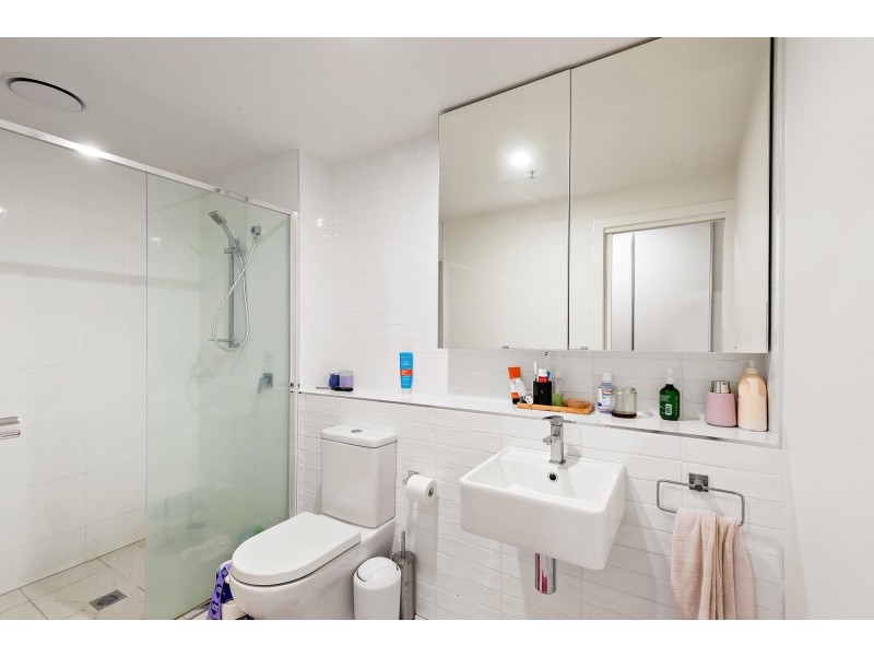 2/1 Anthony Rolfe Avenue, Gungahlin ACT 2912