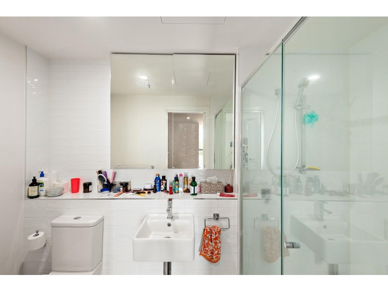 2/1 Anthony Rolfe Avenue, Gungahlin ACT 2912