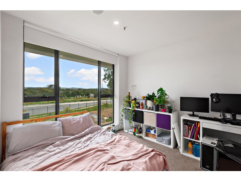 2/1 Anthony Rolfe Avenue, Gungahlin ACT 2912