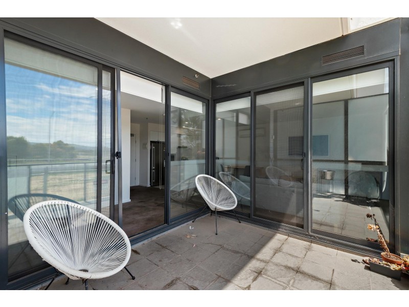 2/1 Anthony Rolfe Avenue, Gungahlin ACT 2912