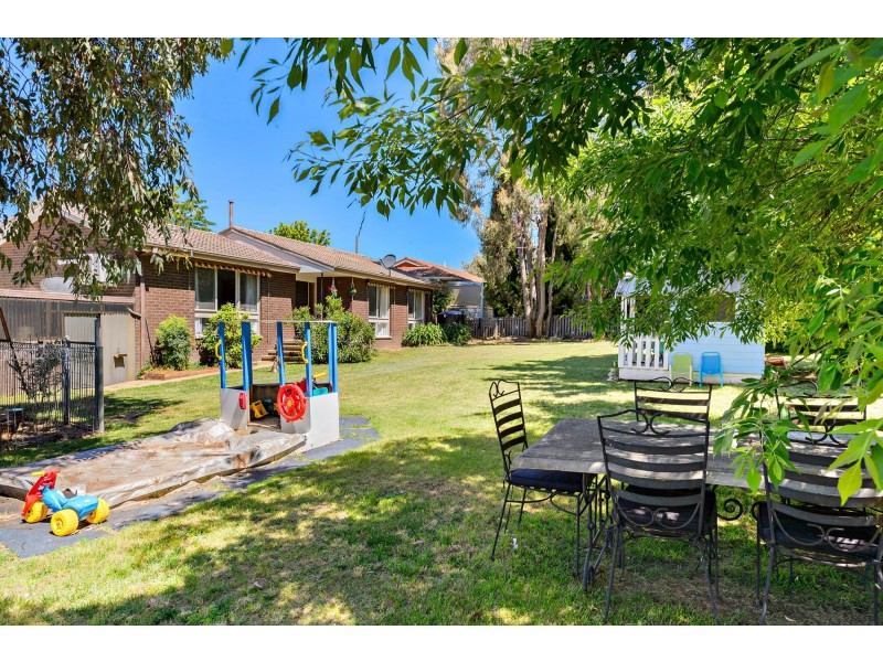 16 Meyers Place, Macgregor ACT 2615
