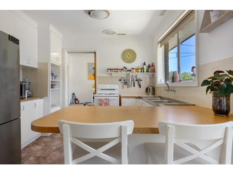 16 Meyers Place, Macgregor ACT 2615
