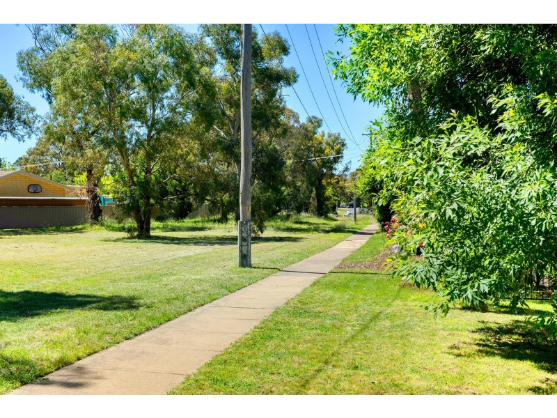 16 Meyers Place, Macgregor ACT 2615