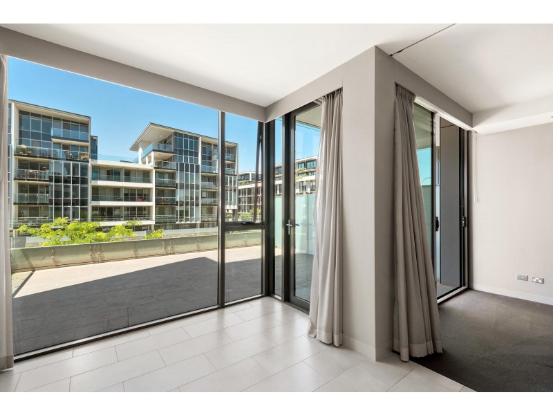 2/21 Eastlake Parade, Kingston ACT 2604