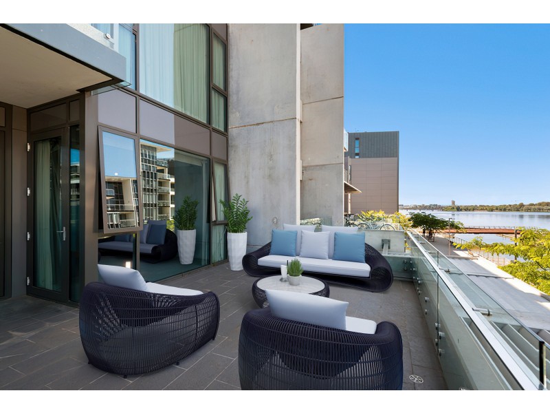 2/21 Eastlake Parade, Kingston ACT 2604