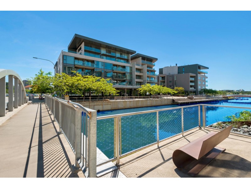 2/21 Eastlake Parade, Kingston ACT 2604