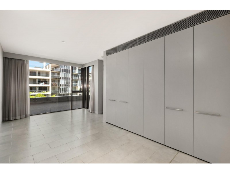 2/21 Eastlake Parade, Kingston ACT 2604