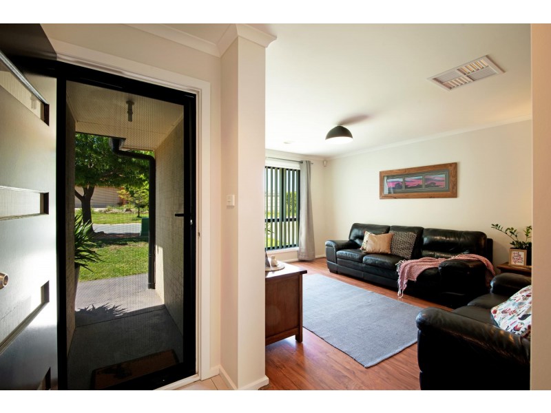 19 Henry Sutton Circuit, Dunlop ACT 2615