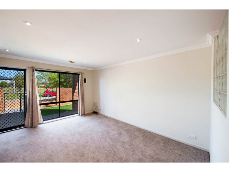 14 Glow Worm Grove, Harrison ACT 2914