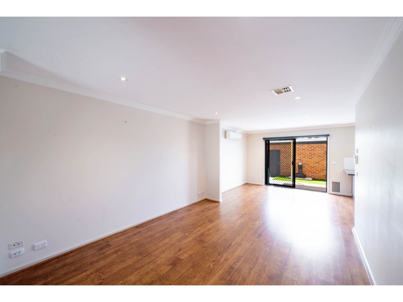 14 Glow Worm Grove, Harrison ACT 2914