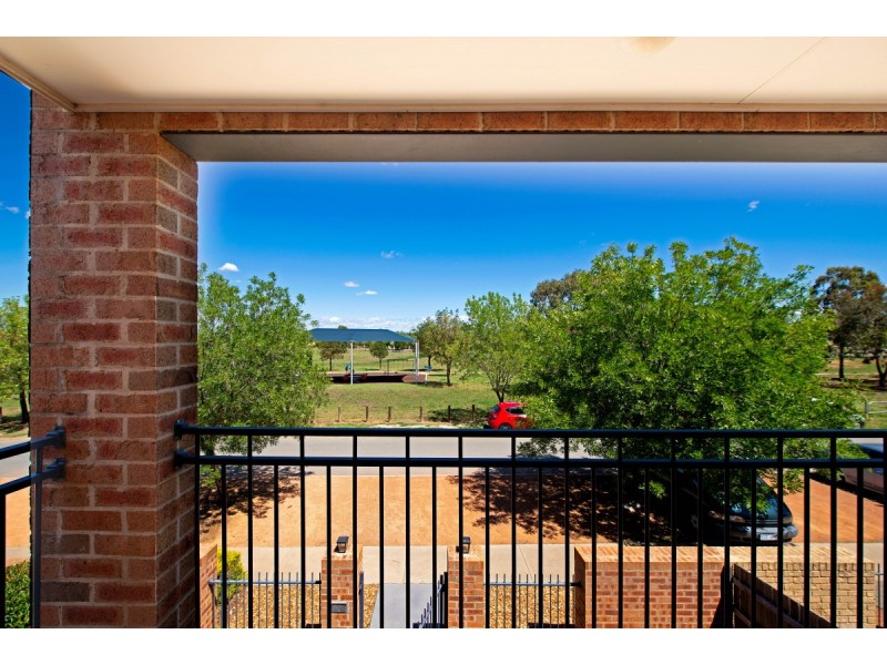 14 Glow Worm Grove, Harrison ACT 2914