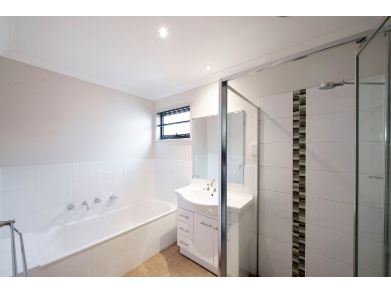 14 Glow Worm Grove, Harrison ACT 2914