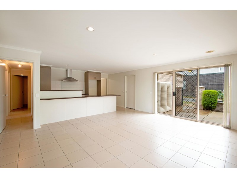 26 Marie Pitt Street, Franklin ACT 2913