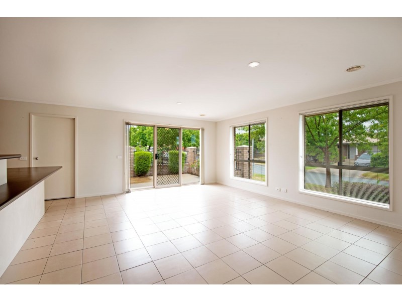 26 Marie Pitt Street, Franklin ACT 2913