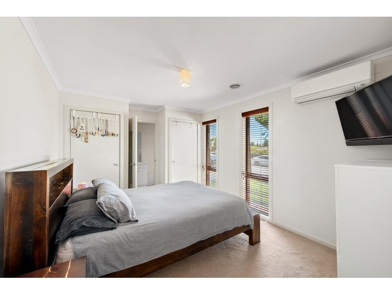 4 Loveday Crescent, Casey ACT 2913