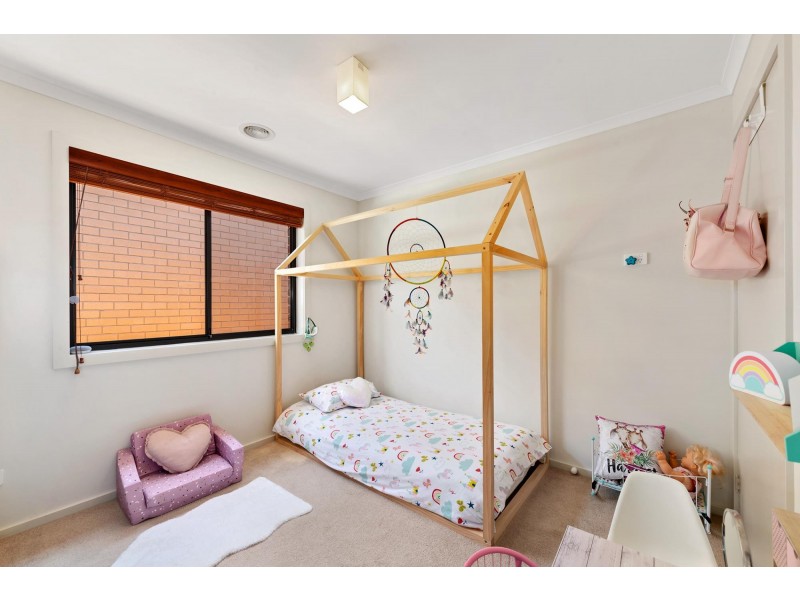 4 Loveday Crescent, Casey ACT 2913