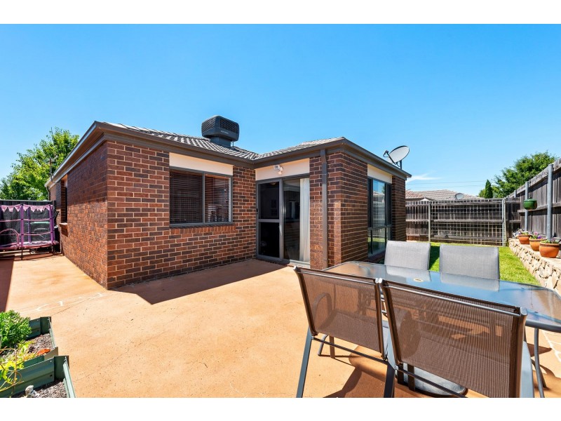 4 Loveday Crescent, Casey ACT 2913