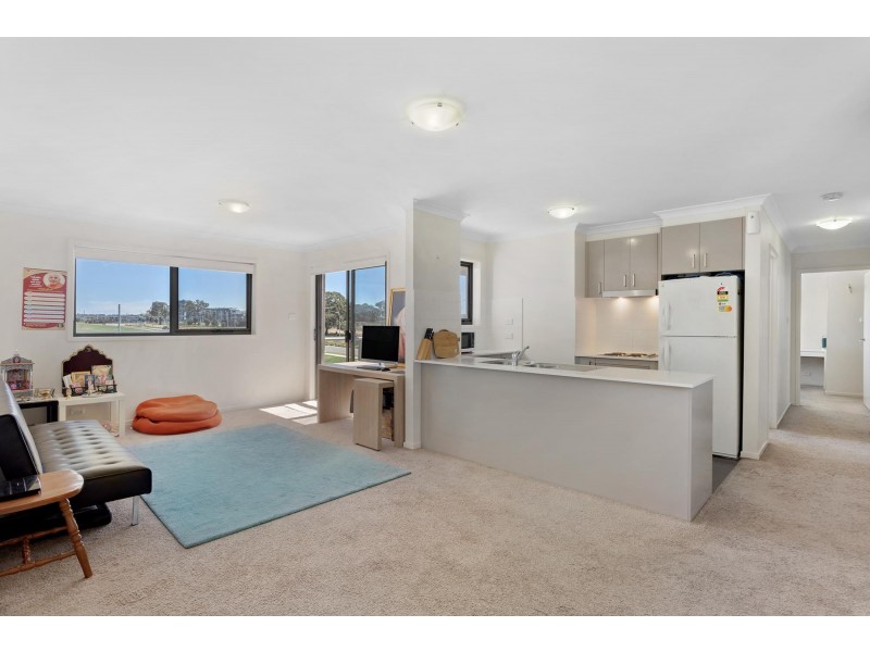 34/75 Elizabeth Jolley Crescent, Franklin ACT 2913