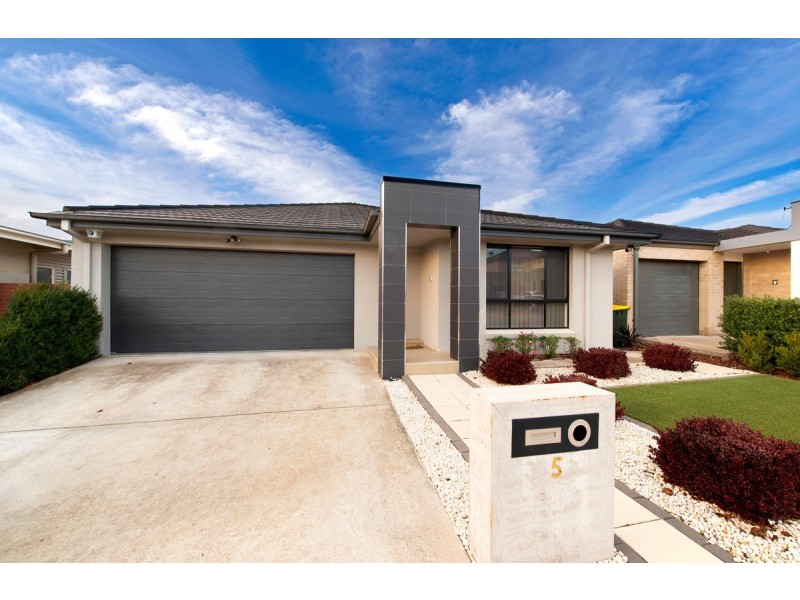 5 Bruce Dittmar Street, Forde ACT 2914