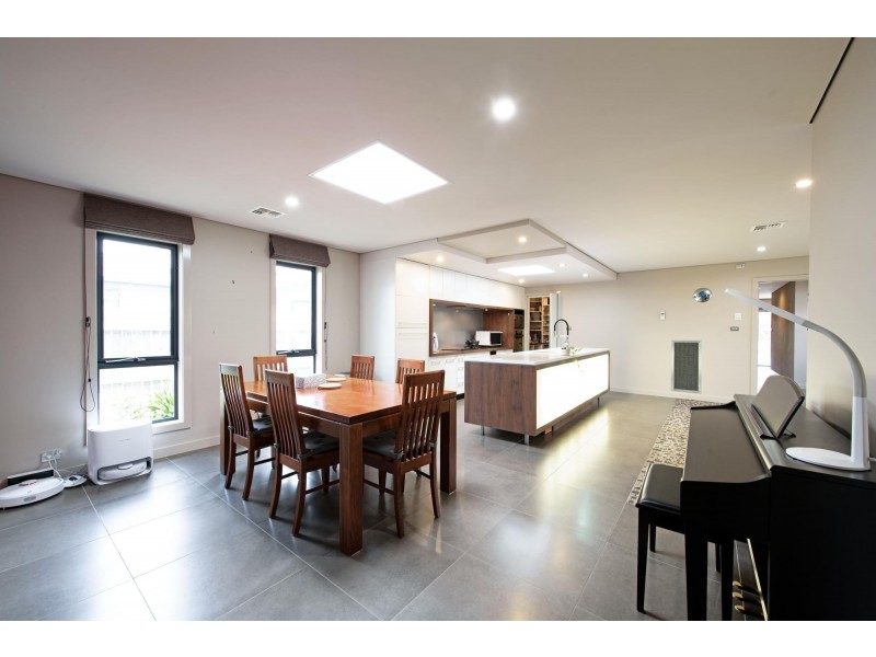 8 Bondfield Street, Gungahlin ACT 2912
