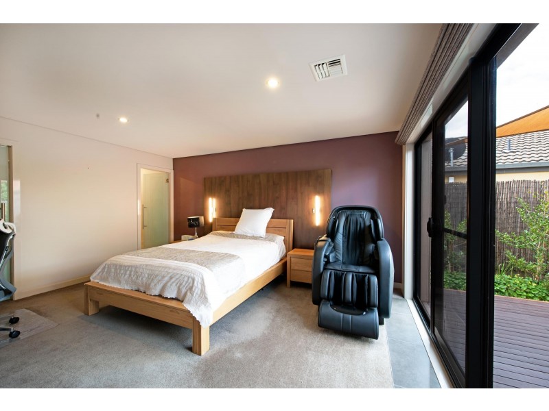 8 Bondfield Street, Gungahlin ACT 2912