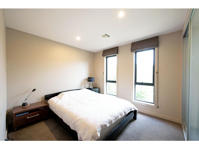 8 Bondfield Street, Gungahlin ACT 2912