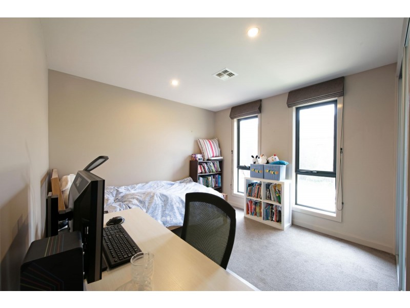 8 Bondfield Street, Gungahlin ACT 2912