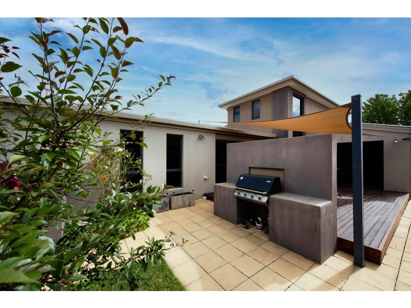 8 Bondfield Street, Gungahlin ACT 2912