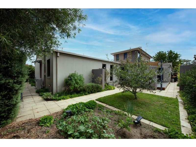 8 Bondfield Street, Gungahlin ACT 2912