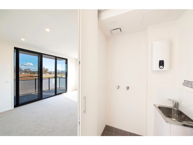 100/2 Hinder Street, Gungahlin ACT 2912