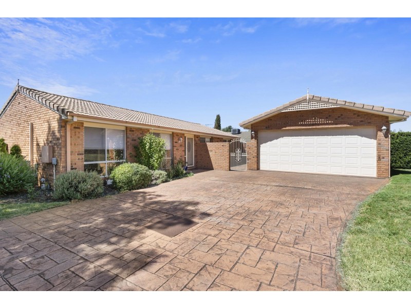 2 Halifax Close, Palmerston ACT 2913
