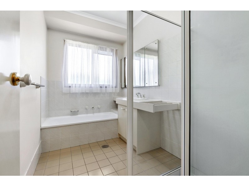 1 Elm Way, Jerrabomberra NSW 2619