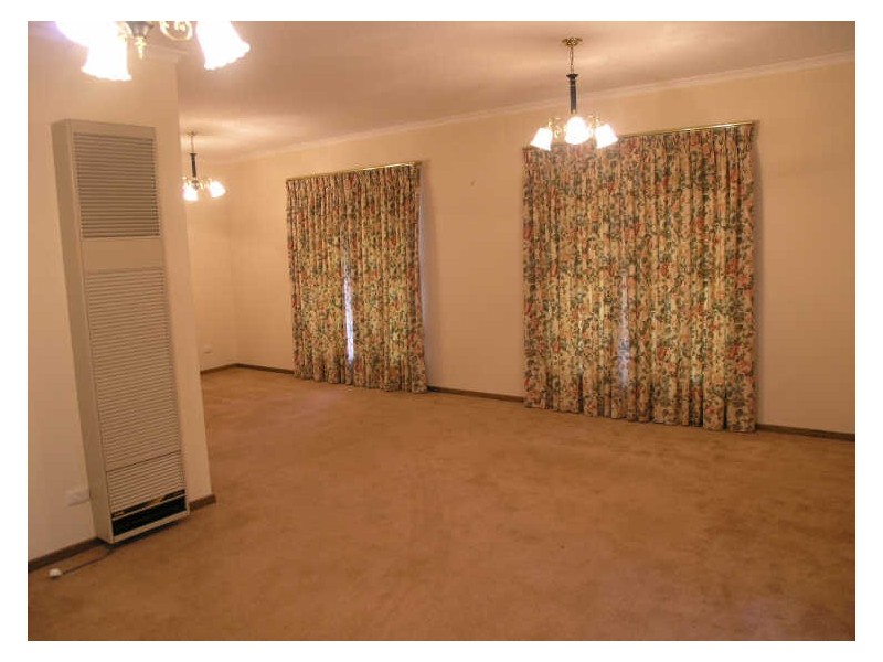 1 Elm Way, Jerrabomberra NSW 2619