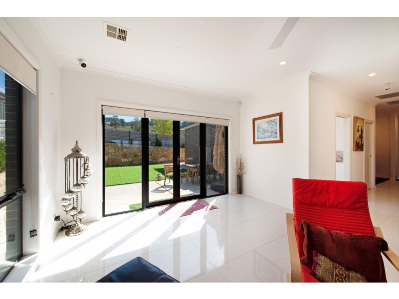 33 Lucy Beeton Crescent, Bonner ACT 2914