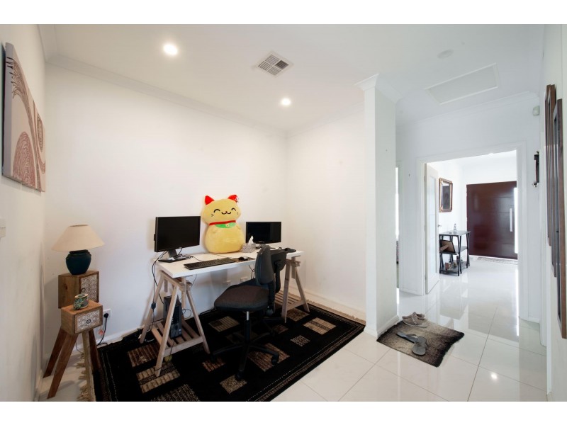 33 Lucy Beeton Crescent, Bonner ACT 2914