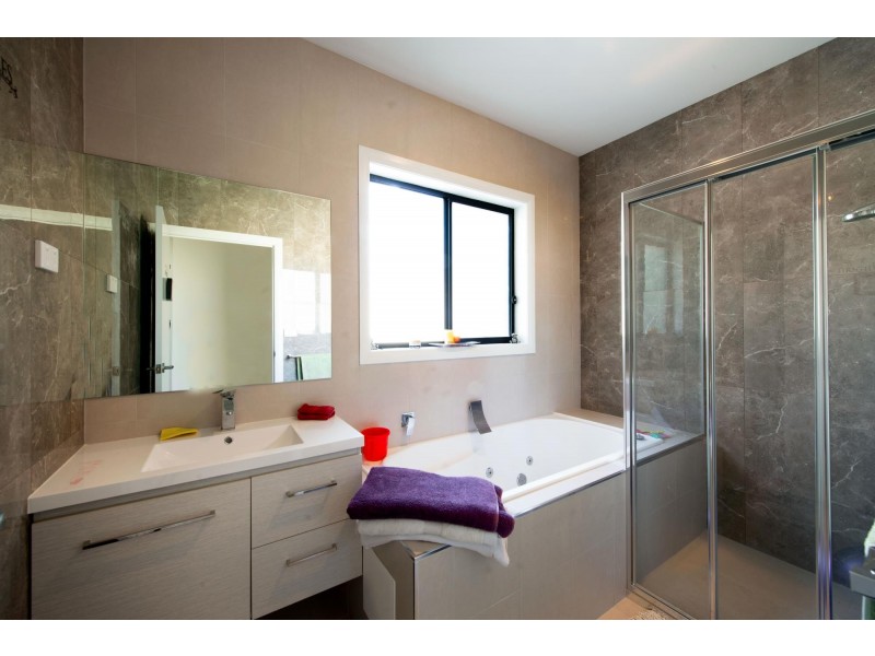 33 Lucy Beeton Crescent, Bonner ACT 2914