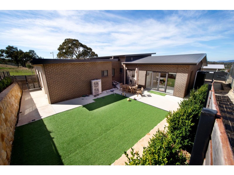 33 Lucy Beeton Crescent, Bonner ACT 2914